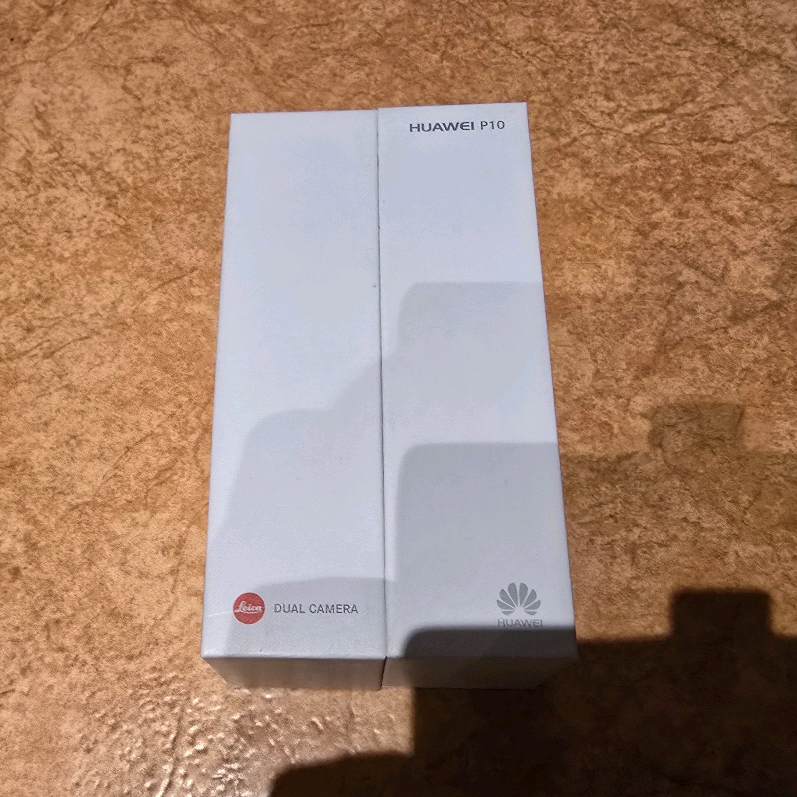 Leeg doos met 2 hoesjes voor HUAWEI P10, Ophalen, Gebruikt