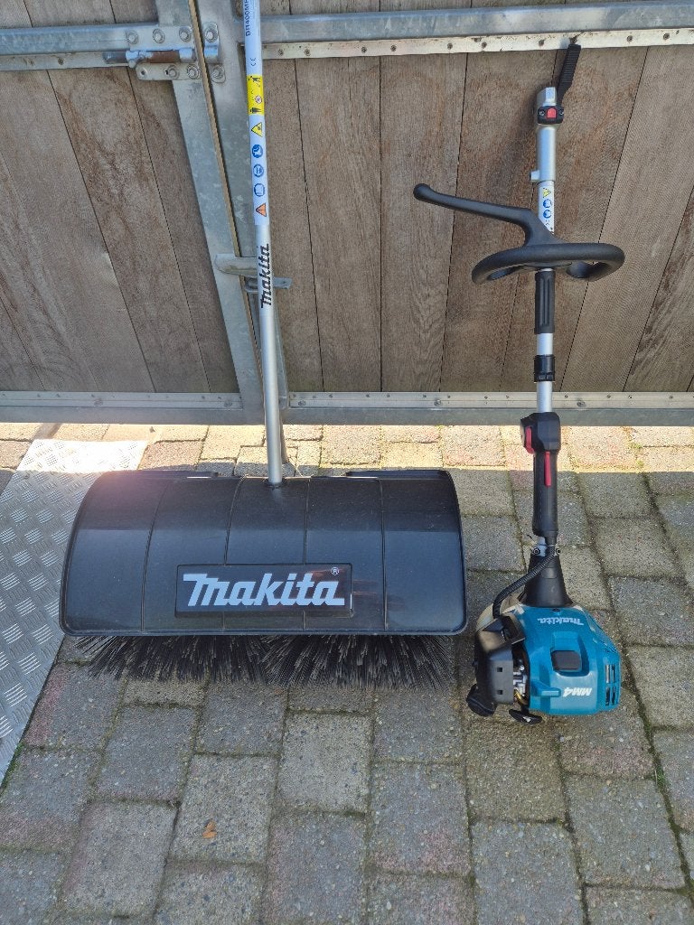 Combiné 4 temps Makita EX2650LH avec brosse de fixation, Jardin & Terrasse, Outils à main, Enlèvement, Comme neuf, Balai, Makita