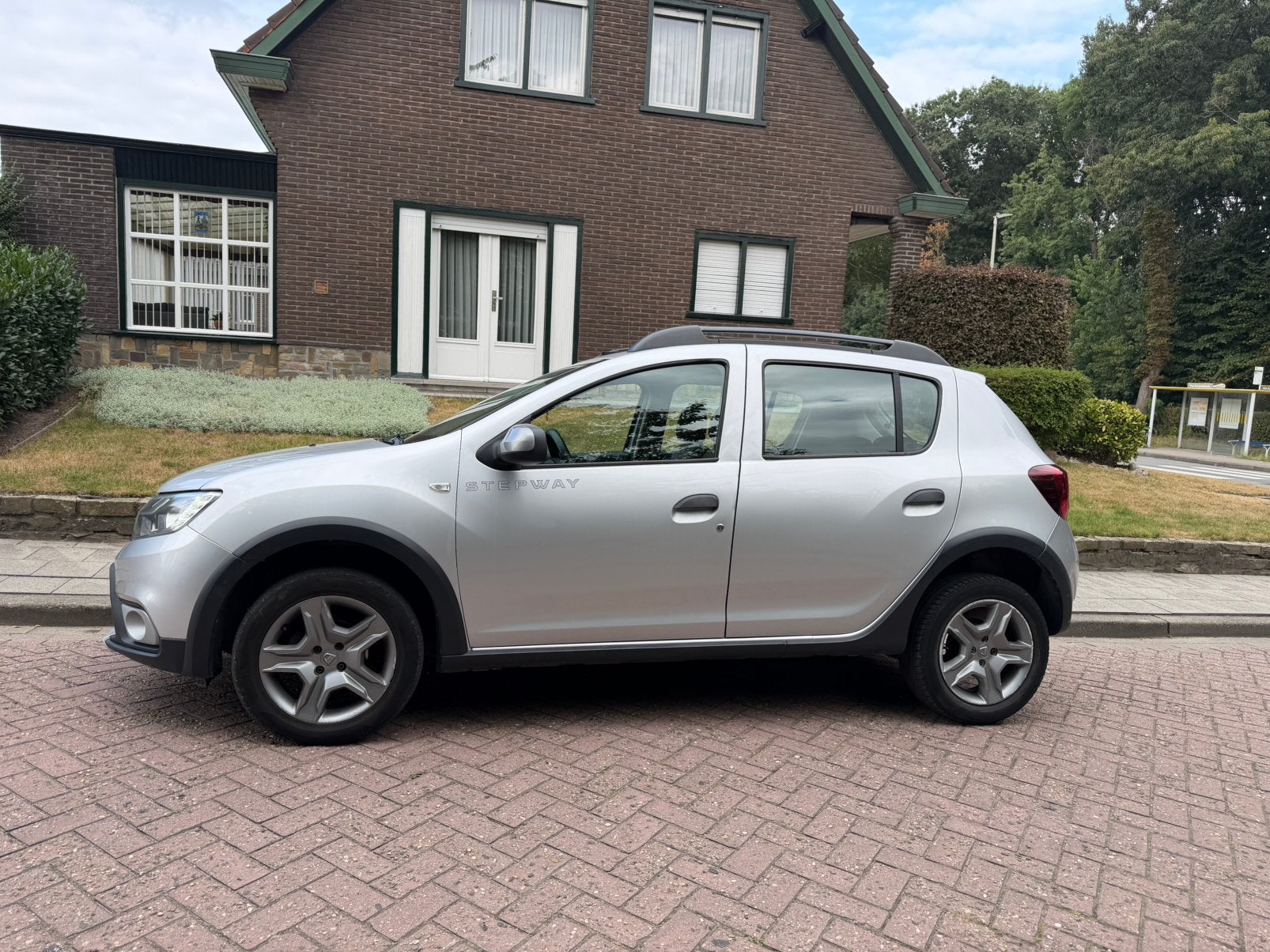 Dacia Sandero Stepway 0.9TCe turbobenz approuvée, Achat, Euro 6, Entreprise, Entretenue par le concessionnaire