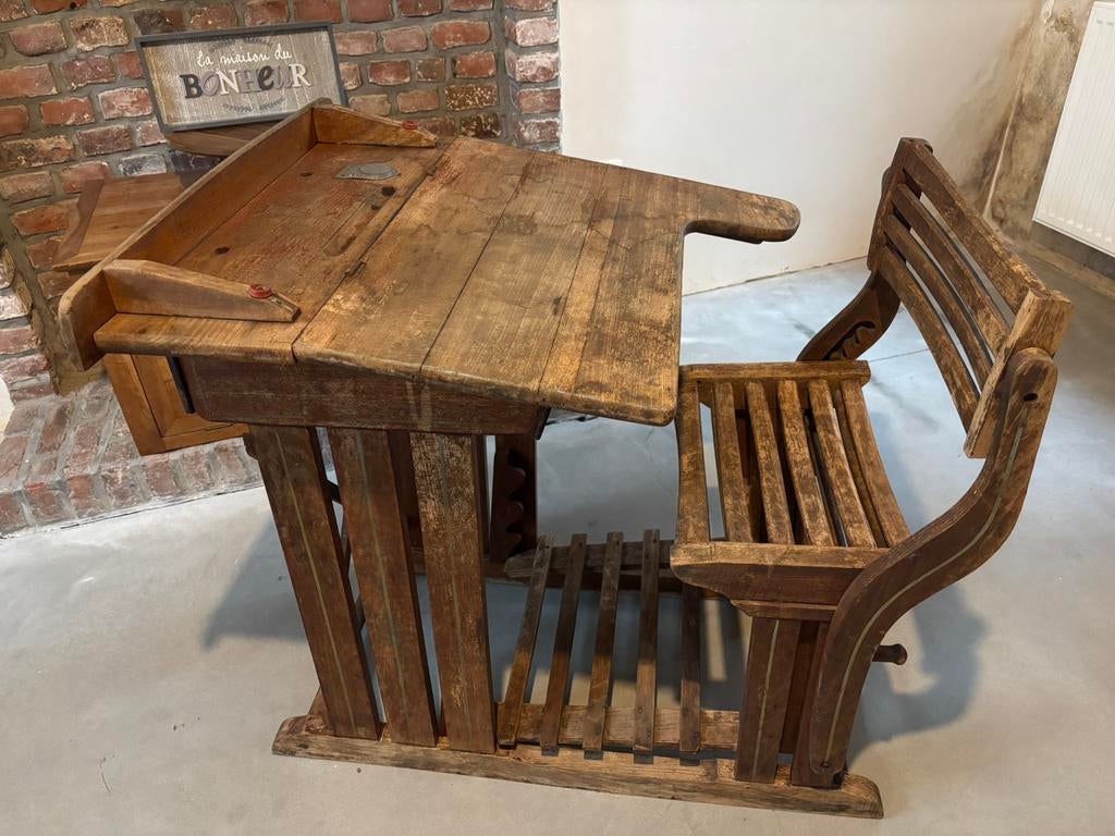 Ancien pupitre d’écolier en bois avec banc vintage, Ophalen