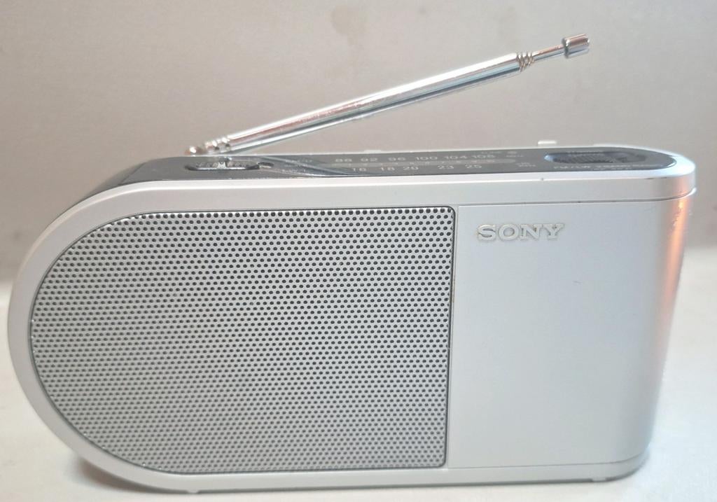 Radio transistor SONY ICF-304L  Fonctionne - Impeccable, Enlèvement ou Envoi
