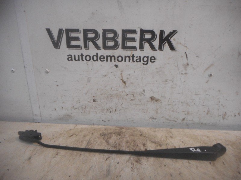 BRAS ESSUIE-GLACE AVANT DROIT Ford Ka I (97kg-17526-dc), Henry-Ford-Straße  1
50735  Köln, DE, Ford-Werke GmbH, Kunden@ford.com