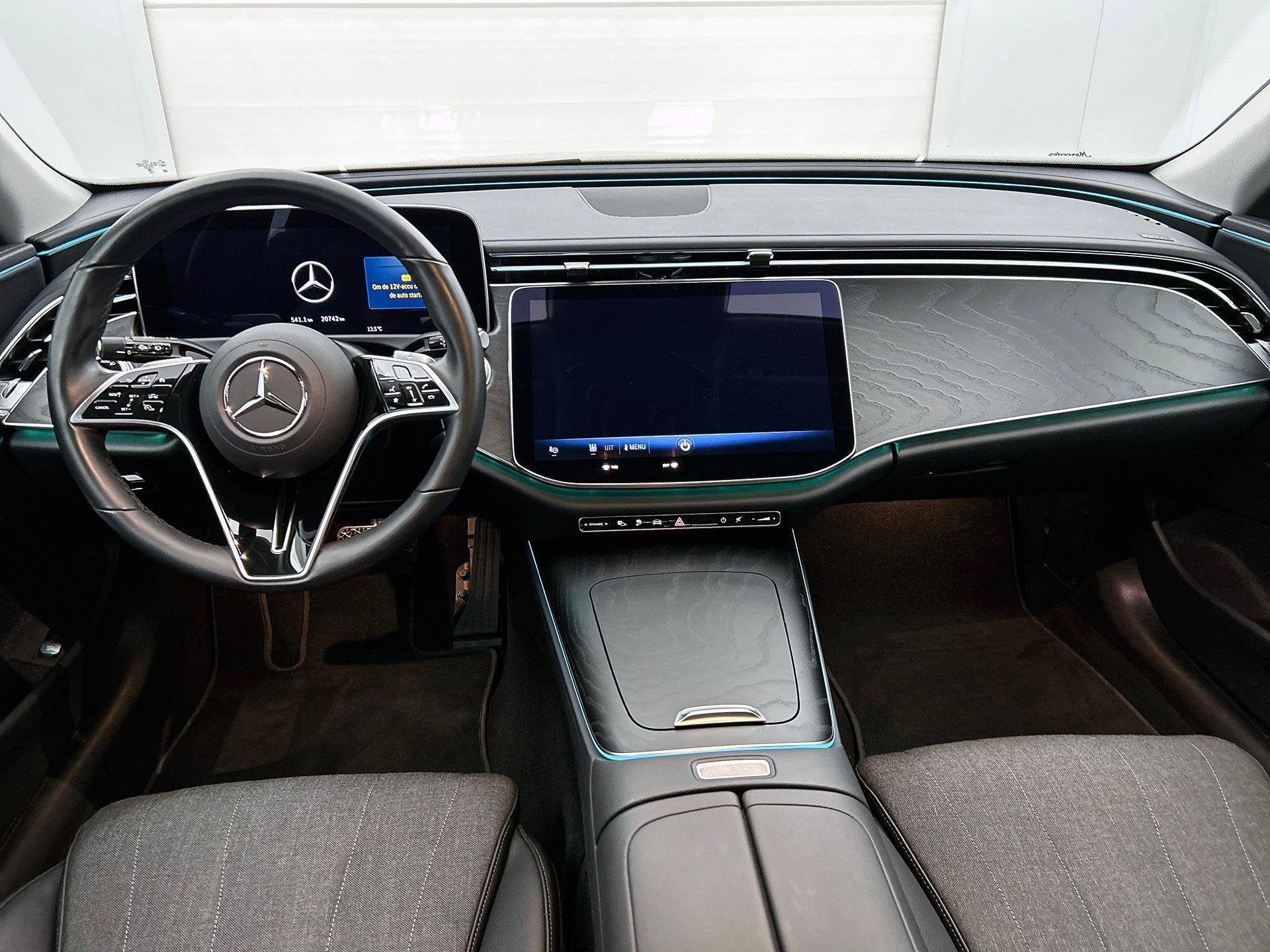 Mercedes-Benz E-Klasse 300 DE Break Luxury Line | Trekhaak |, Autos, Argent ou Gris, Entreprise, 5 portes, Automatique