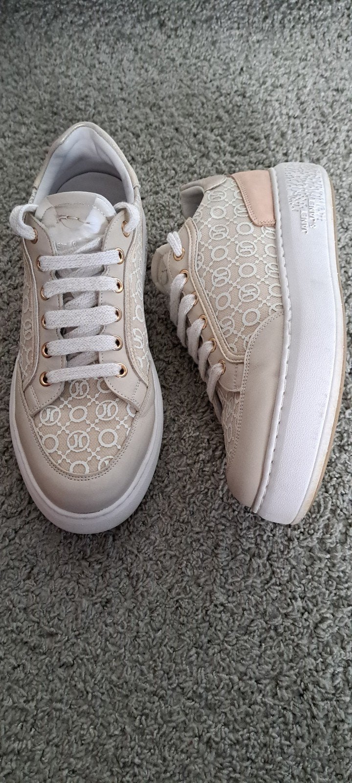 Sneakers Janet&Janet 38, Kleding | Dames, Beige, Ophalen of Verzenden, Zo goed als nieuw, Sneakers