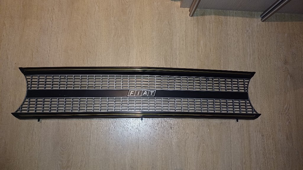 Fiat 124 grille. Nieuw., Ophalen of Verzenden, Nieuw, Fiat