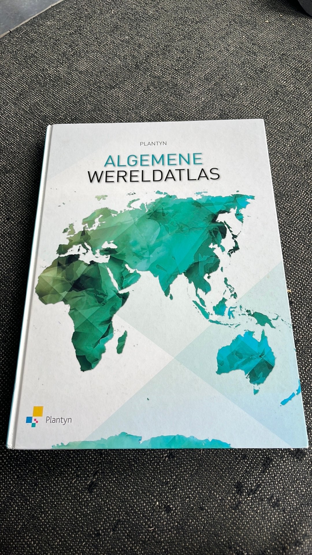Plantyn Algemene Wereldatlas - Editie 2017, Boeken, Ophalen, Zo goed als nieuw