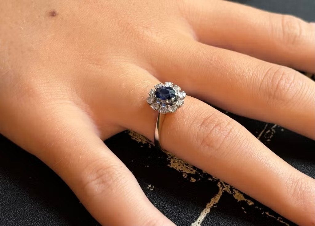 Lady DI saffier diamant 18k gouden rozet ring dame briljant, Ophalen of Verzenden, Zo goed als nieuw, Dame of Heer, Met edelsteen