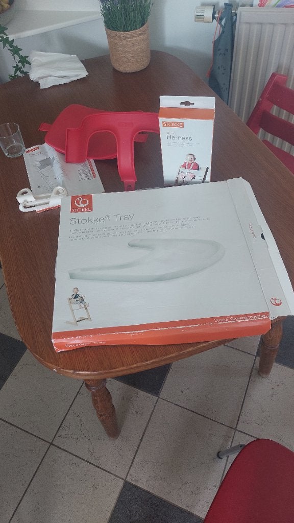 Stokke Tripp Trapp Baby set - tafel + zitje + harnas, Enlèvement, Utilisé, Chaise évolutive, Ceinture(s)