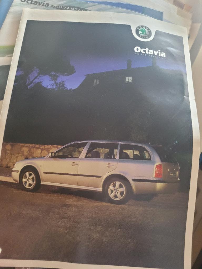 Catalogue Skoda Octavia Combi - Séries Spéciales (Vintage), Enlèvement, Comme neuf