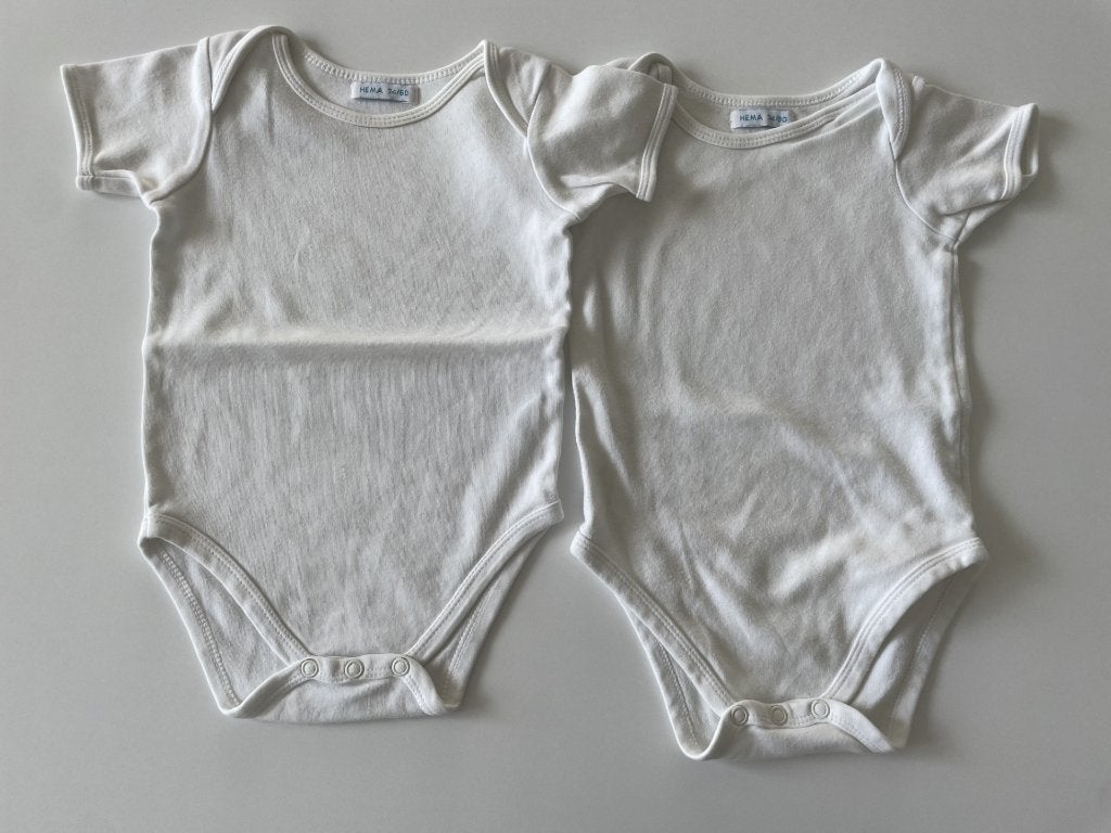 2 witte body's van Hema maat 74/ 80, Nacht- of Onderkleding, Jongetje of Meisje, Ophalen of Verzenden, Zo goed als nieuw