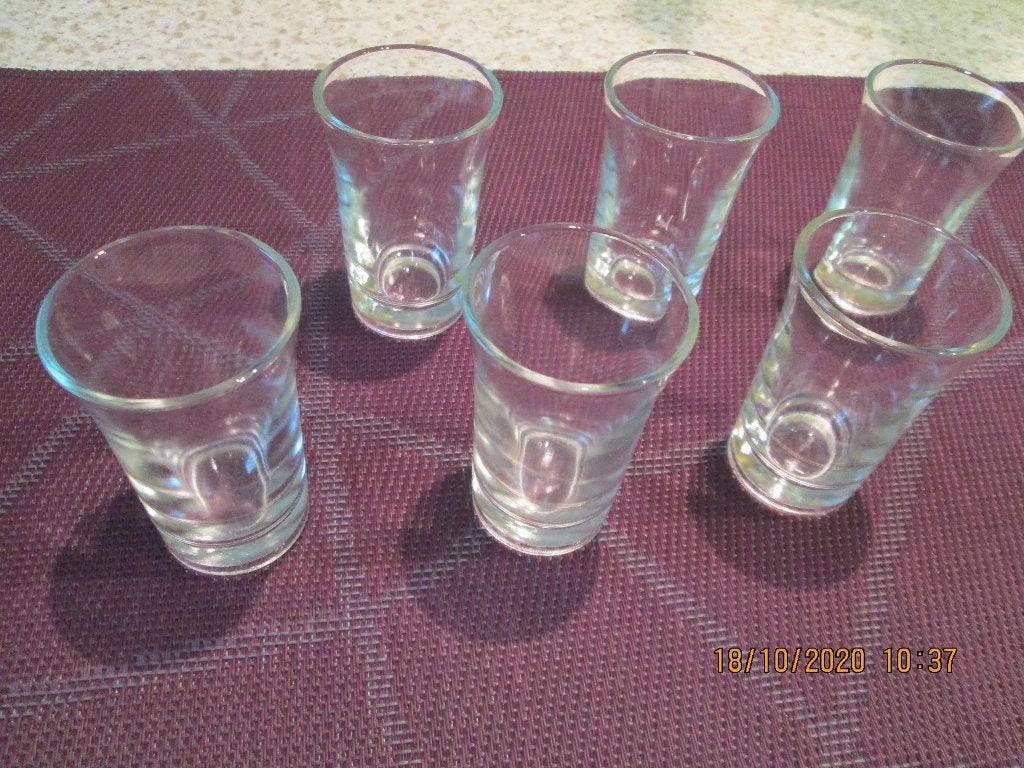 Verres (6) à shot ou verrines (6) apéritives en verre., Collections, Verres & Petits Verres, Enlèvement, Comme neuf, Verres et Verres à shot
