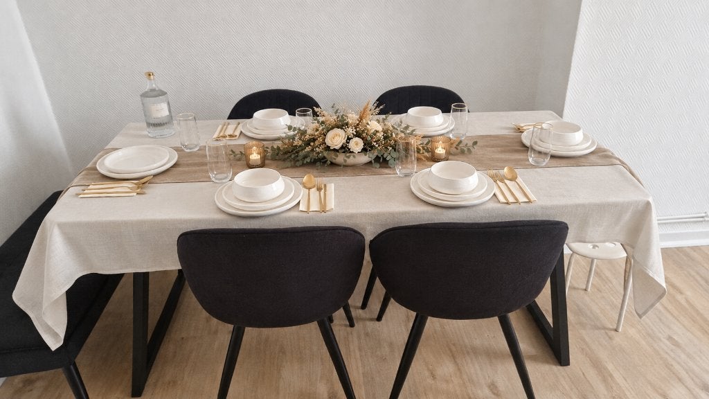 Table + banc + 4 chaises, Maison & Meubles, Enlèvement, Utilisé, Chaises velours table effet bois, 4 à 6 chaises