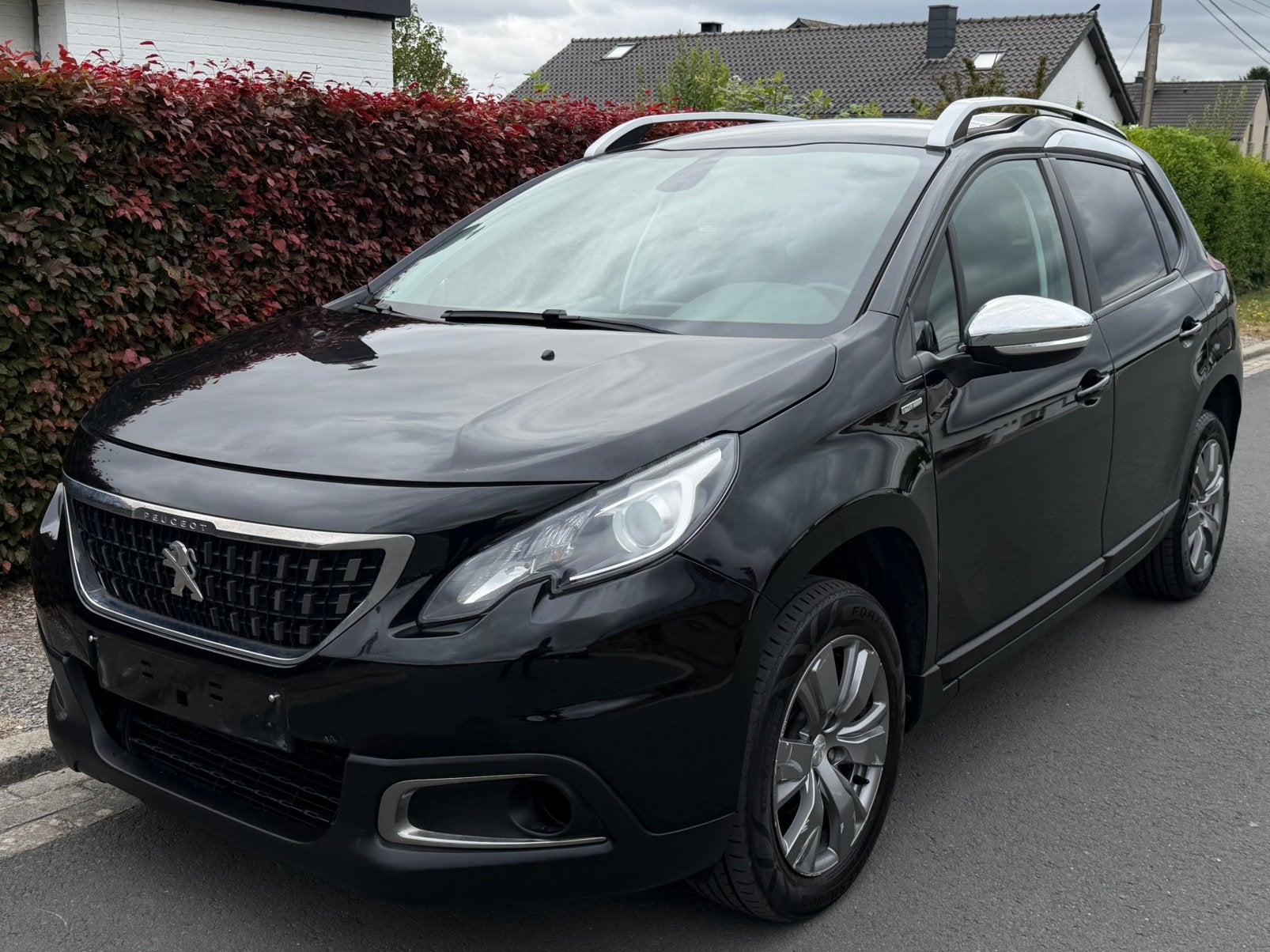 Peugeot 2008 1.2 Puretech Euro 6B 120.777km, Auto's, Peugeot, Stof, Euro 6, 1199 cc, Zwart