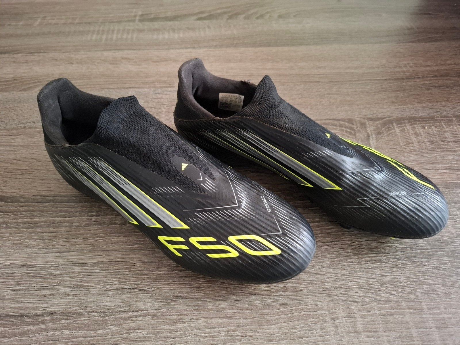 Voetbalschoenen maat 40 Adidas F50 League LL FG/MG, Ophalen, Zo goed als nieuw, Schoenen