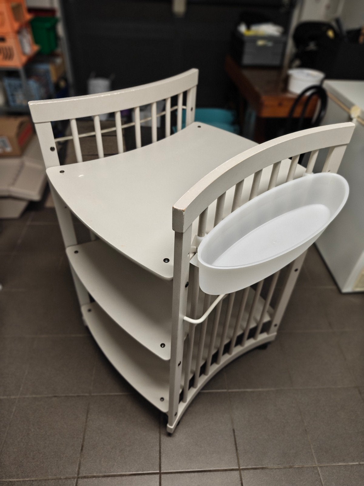 Stokke verzorgingstafel (met wieltjes), Kinderen en Baby's, Badjes en Verzorging, Ophalen, Gebruikt, Overige typen, Overige merken