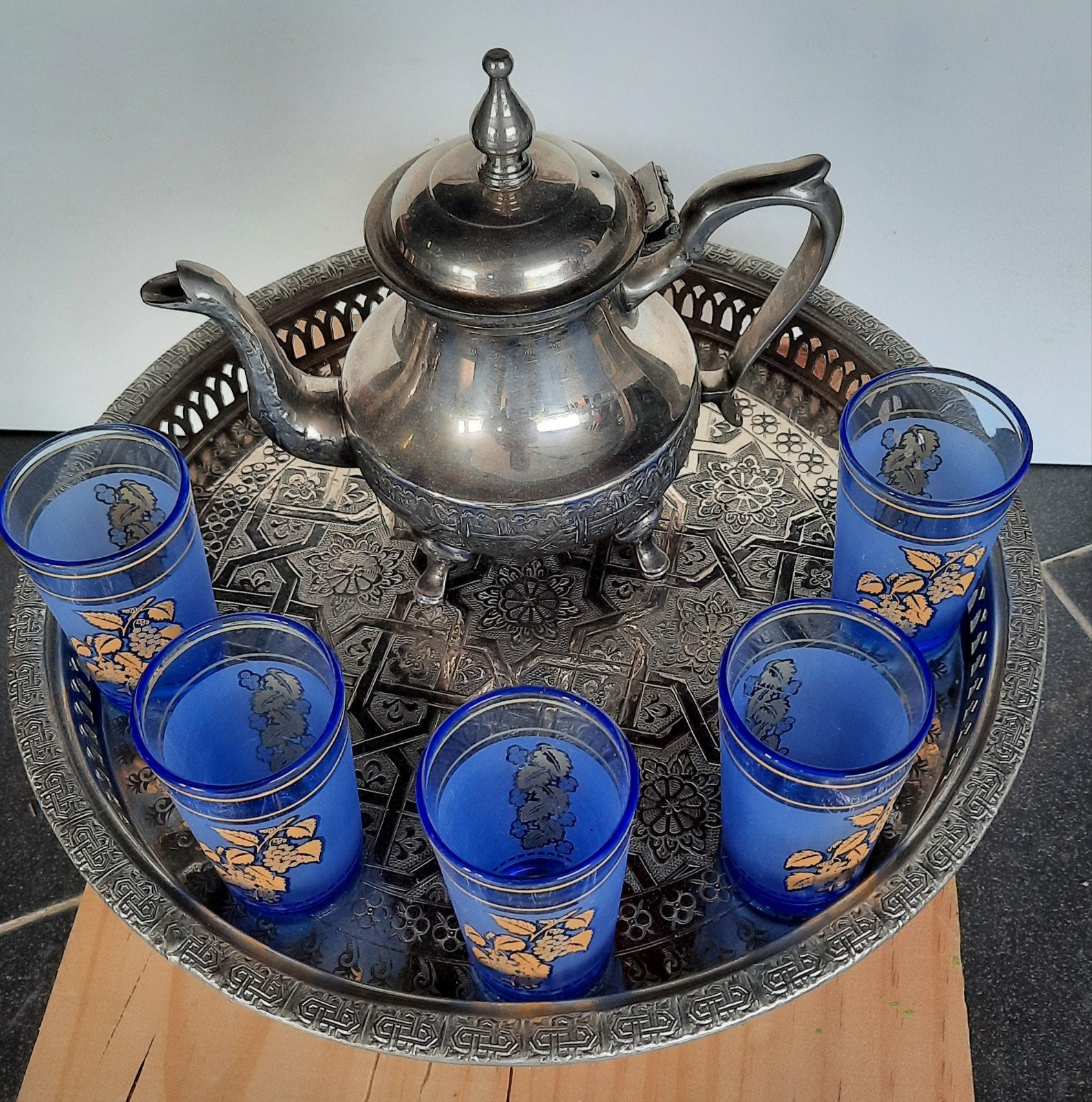 Service à thé avec 2 théières argentées + mini tajine, Antiquités & Art, Enlèvement ou Envoi