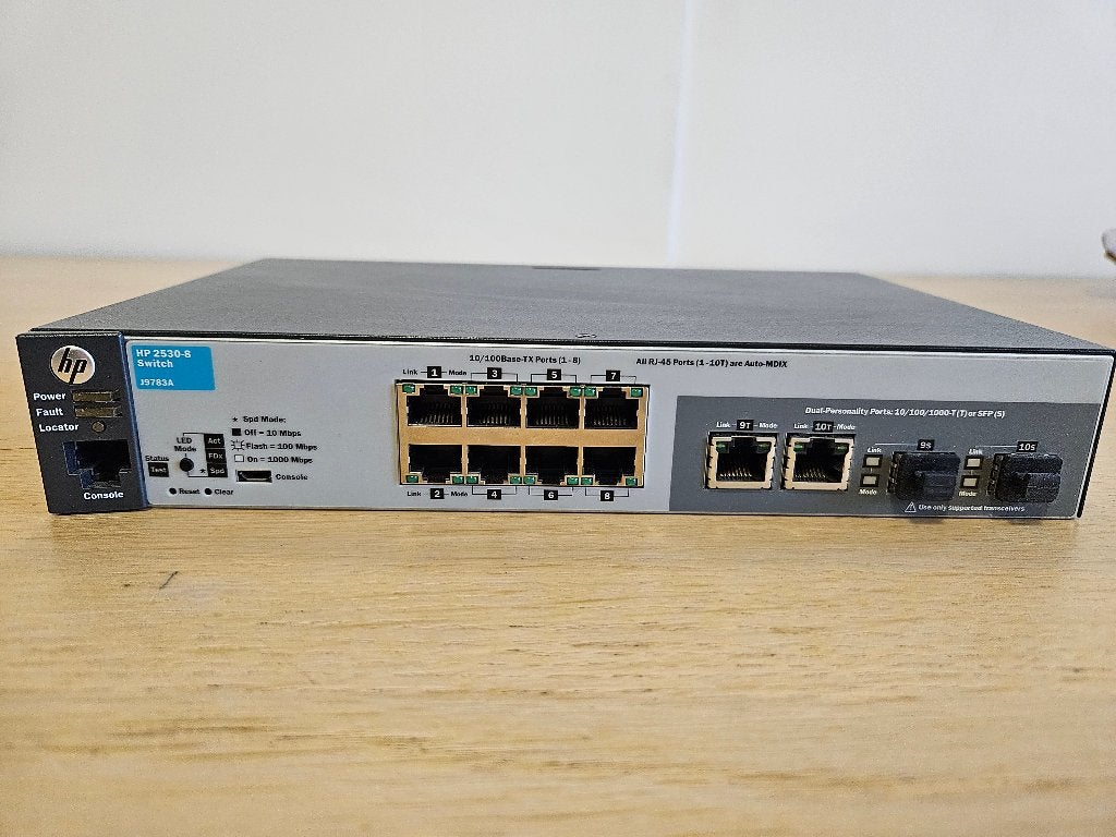 HP Aruba 2530-8 (J9783A) – Switch réseau 8 ports, Informatique & Logiciels, Commutateurs réseau, Utilisé, Enlèvement ou Envoi