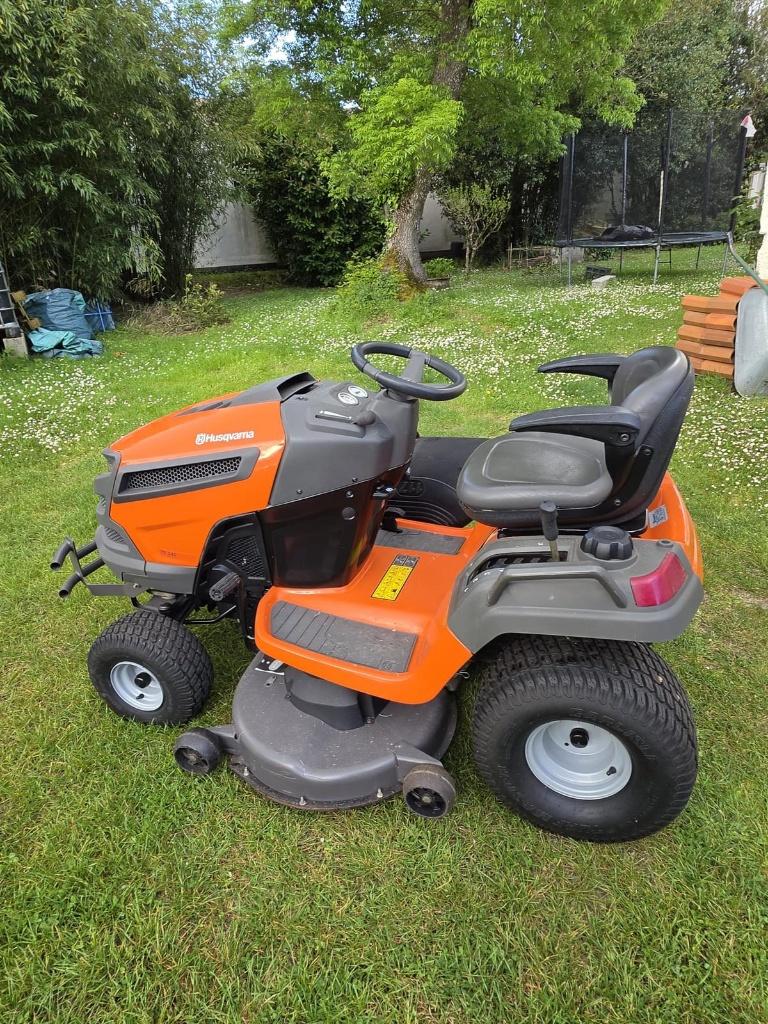 Tracteur de jardin Husqvarna, Jardin & Terrasse, 40 à 49 cm, Tondeuses à gazon à essence, Comme neuf, Tondeuse à cylindre