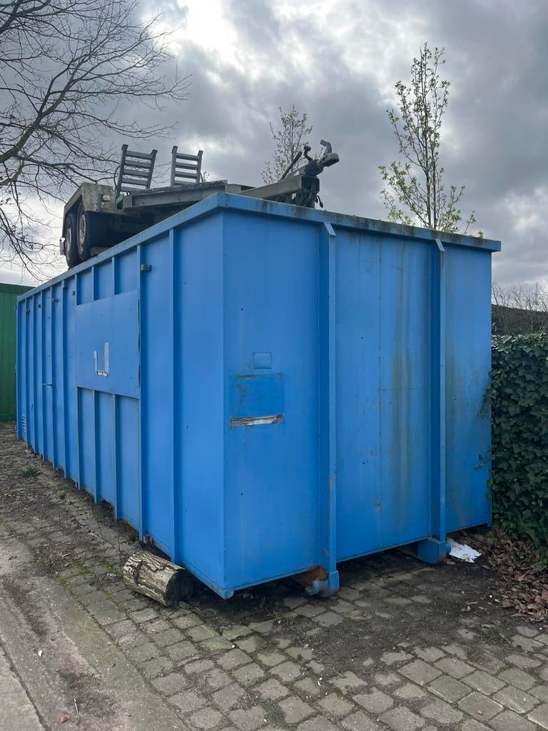 Materiaalcontainer met elektriciteit, Ophalen