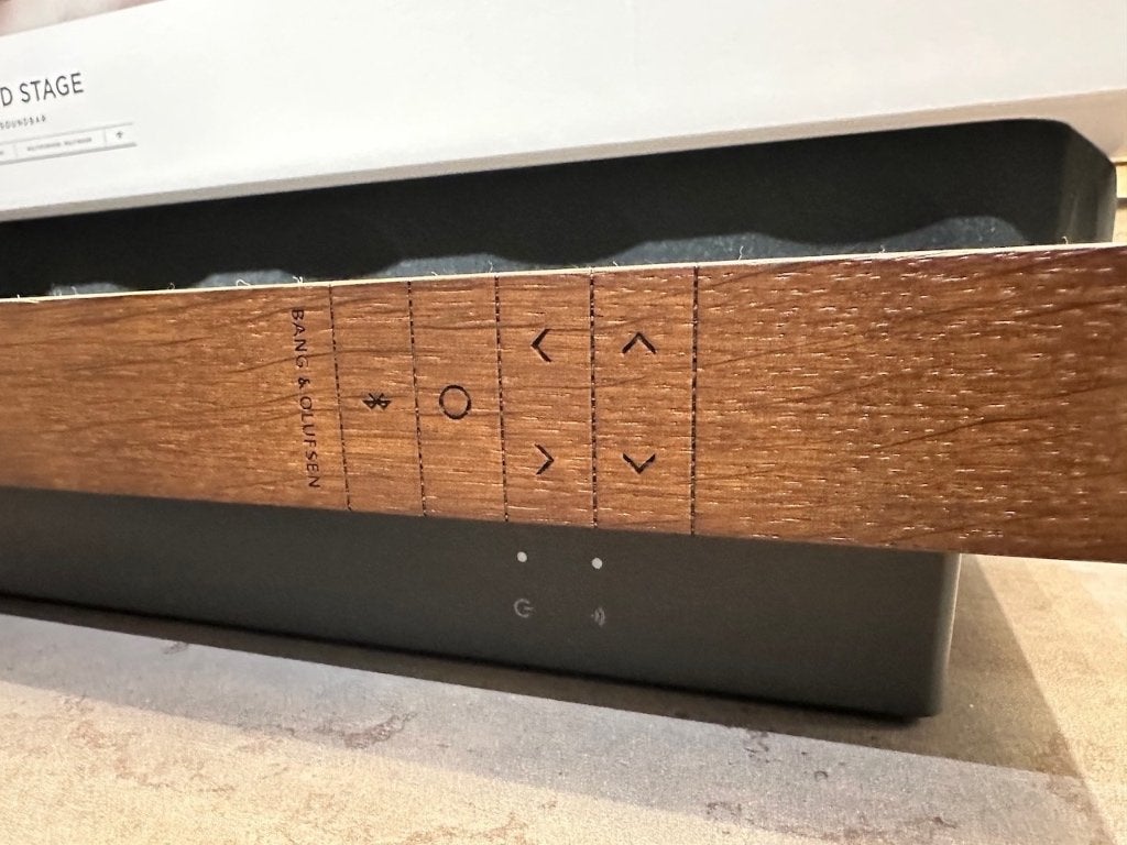 Bang & Olufsen Beosound Stage Smoked Oak soundbar B&O, Ophalen, Info@bang-olufsen.dk, Zo goed als nieuw, Bluetooth
