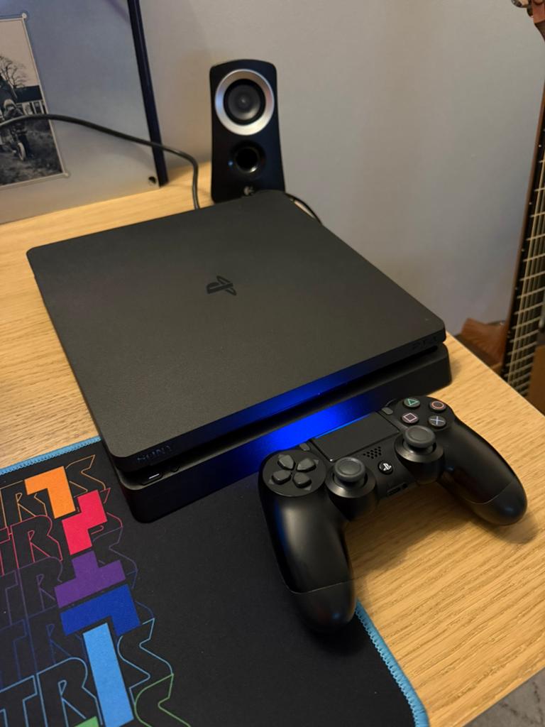Ps4 slim 1tb, Ophalen of Verzenden, Zo goed als nieuw, Slim