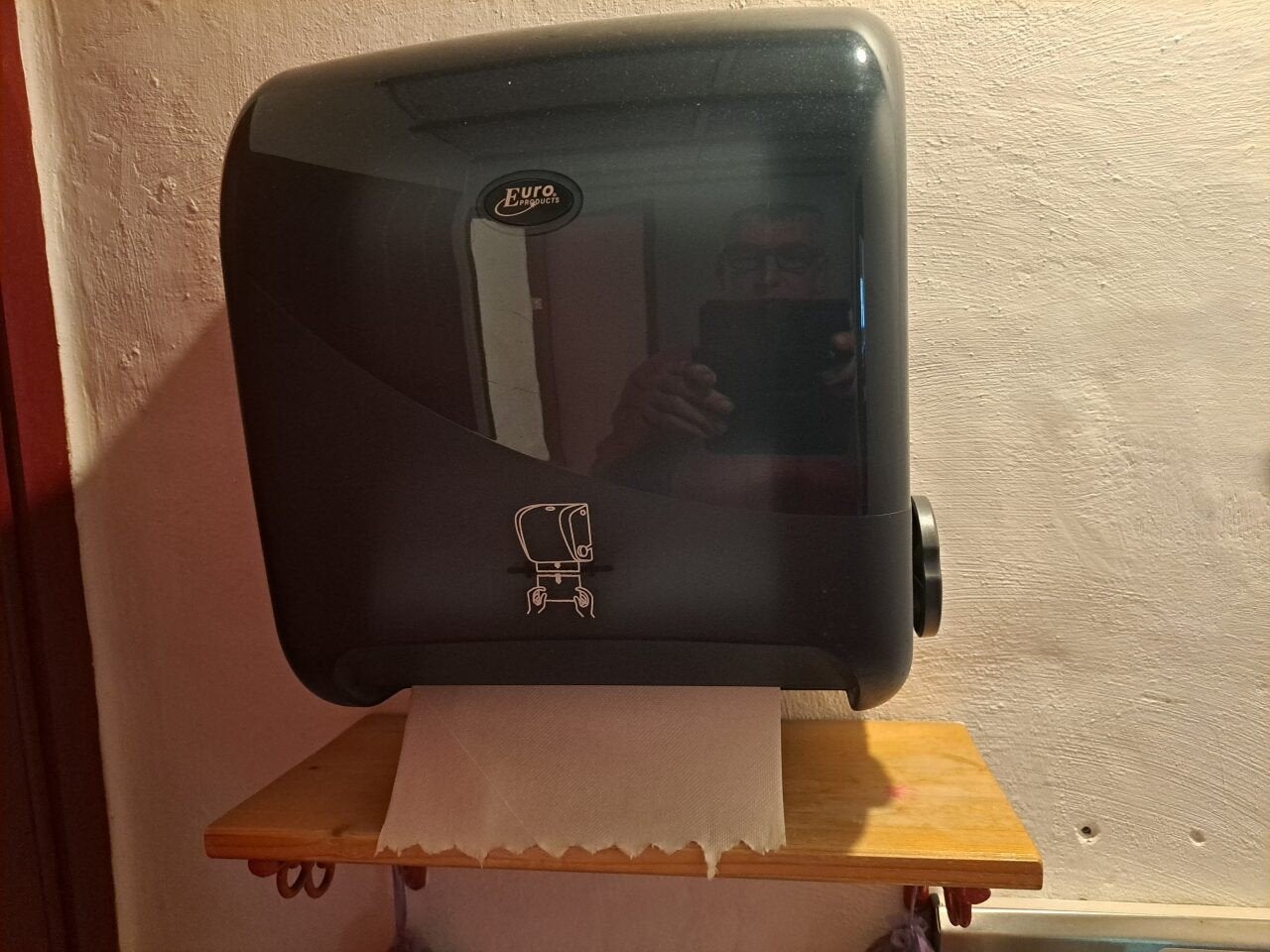 handdoek dispenser voor papieren rollen, Ophalen