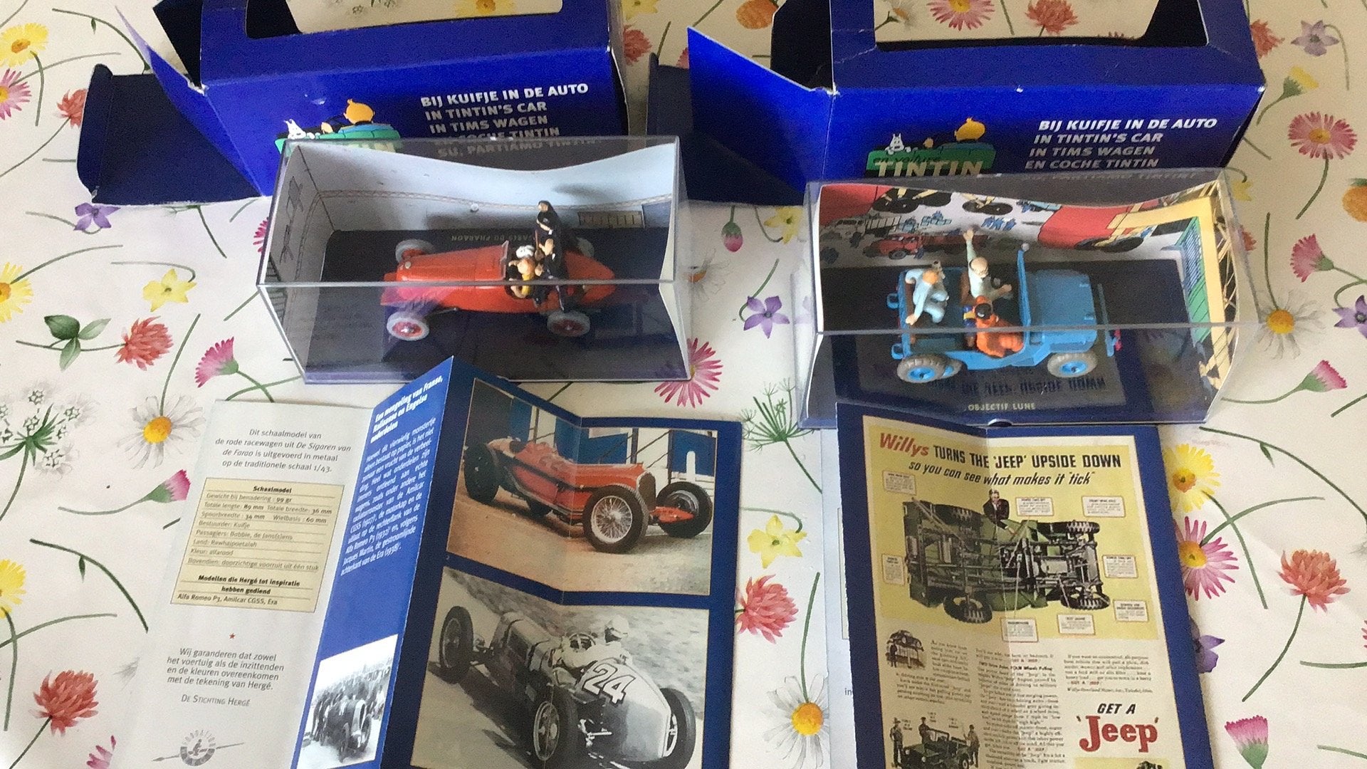 Kuifje - bij Kuifje in de auto , miniatuurautos Kuifje Atlas, Verzamelen, Ophalen of Verzenden, Kuifje, Beeldje of Figuurtje