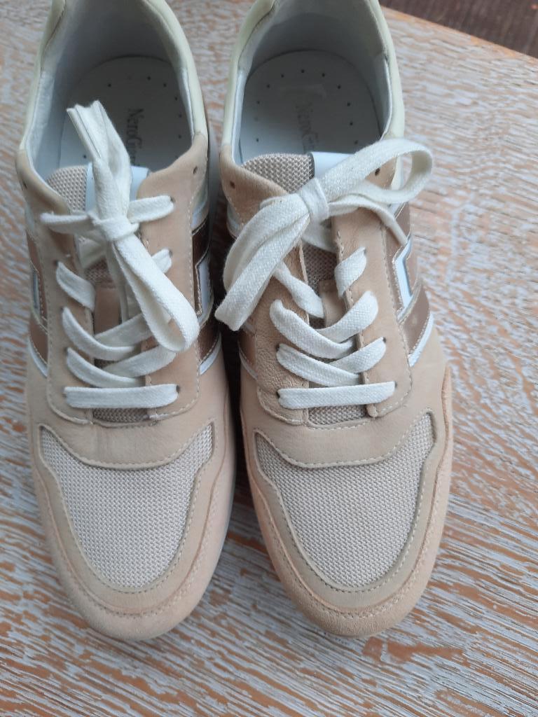Knappe sneakers NERO GIARDINI - 41, Kleding | Dames, Schoenen, Zo goed als nieuw, Sneakers, Overige kleuren, Ophalen of Verzenden