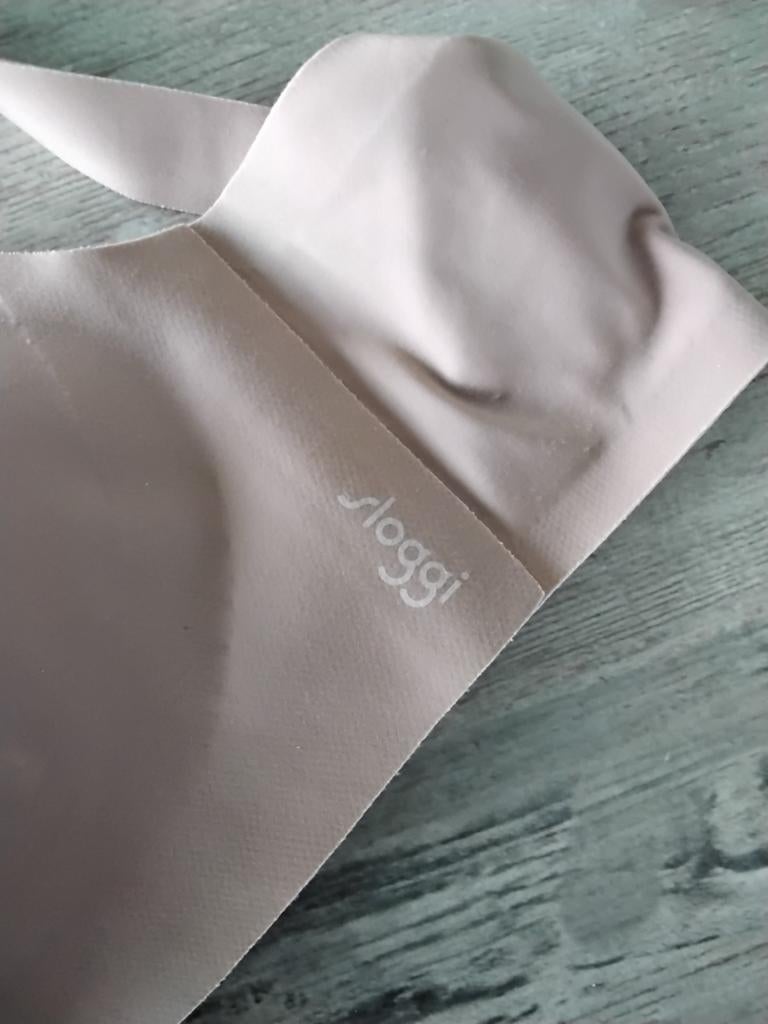 Nieuwe sloggi bh, Enfants & Bébés, Vêtements de bébé | Bonnets, Écharpes & Moufles, Enlèvement