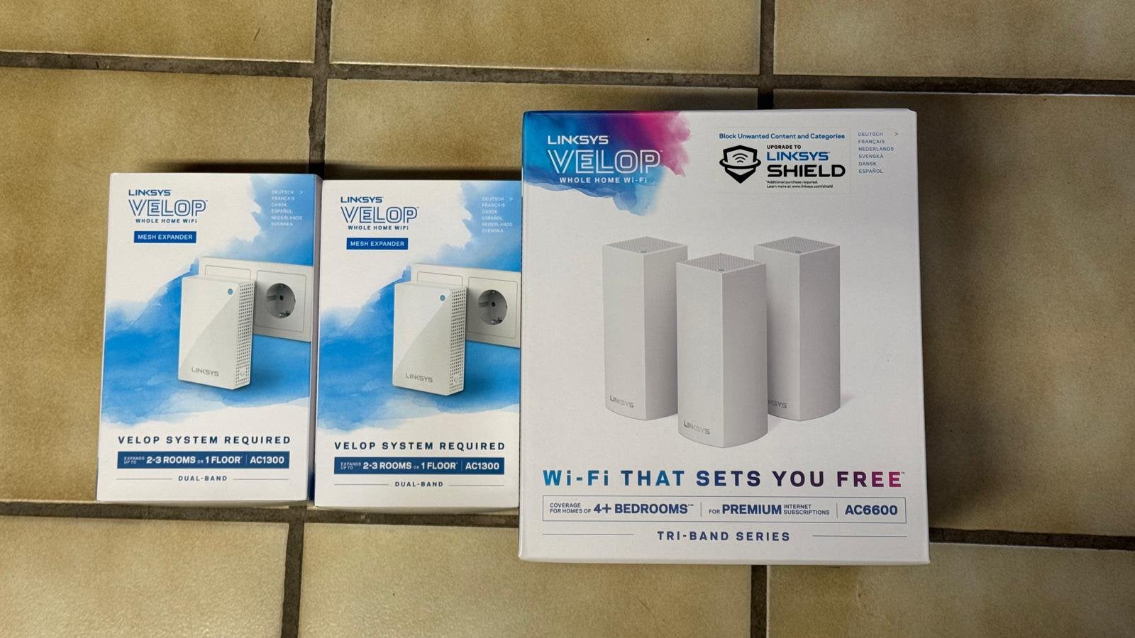 Velop mesh systeem: 4 torens (nodes) + 2 WiFi expanders, Computers en Software, WiFi-versterkers, Ophalen, Zo goed als nieuw