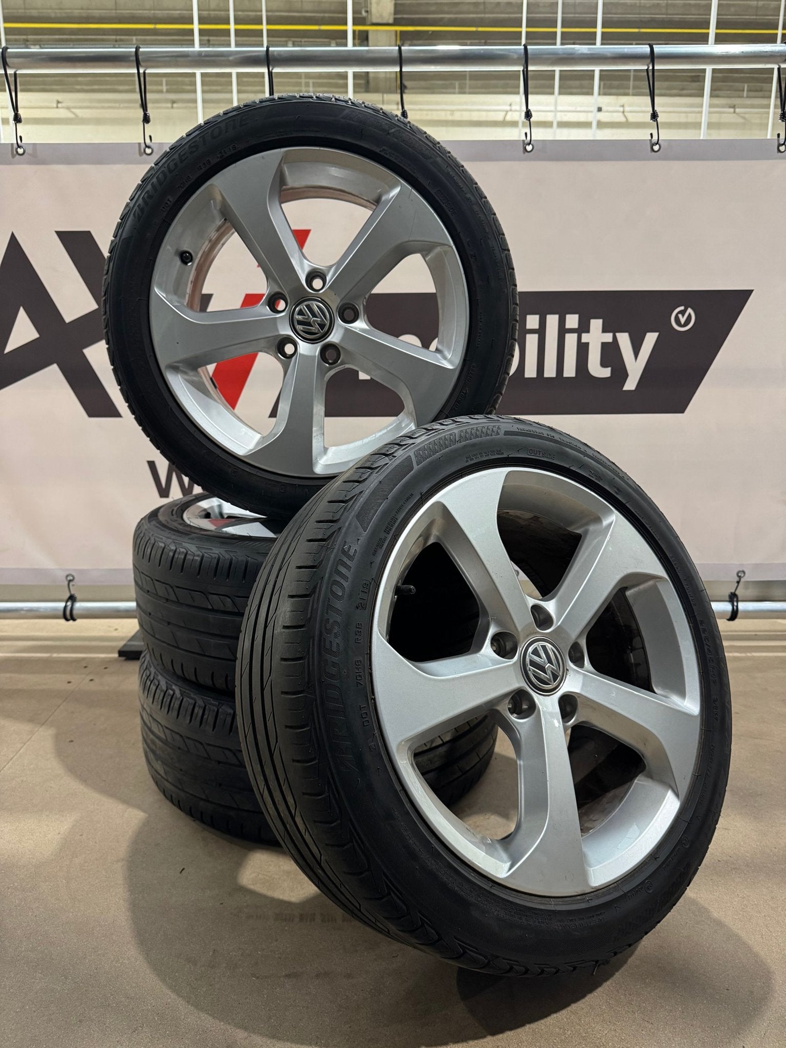 Complete zomerset Volkswagen golf 7 225/45R17 5-6mm, Pneus et Jantes, -, Véhicule de tourisme, Pneus été