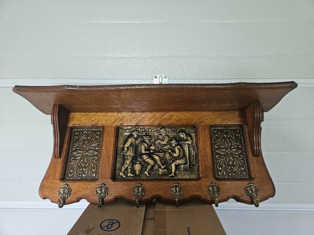Decoratieve houten wandkapstok met metalen reliëfpanelen, Huis en Inrichting, Ophalen, Zo goed als nieuw, Hout, Wandkapstok