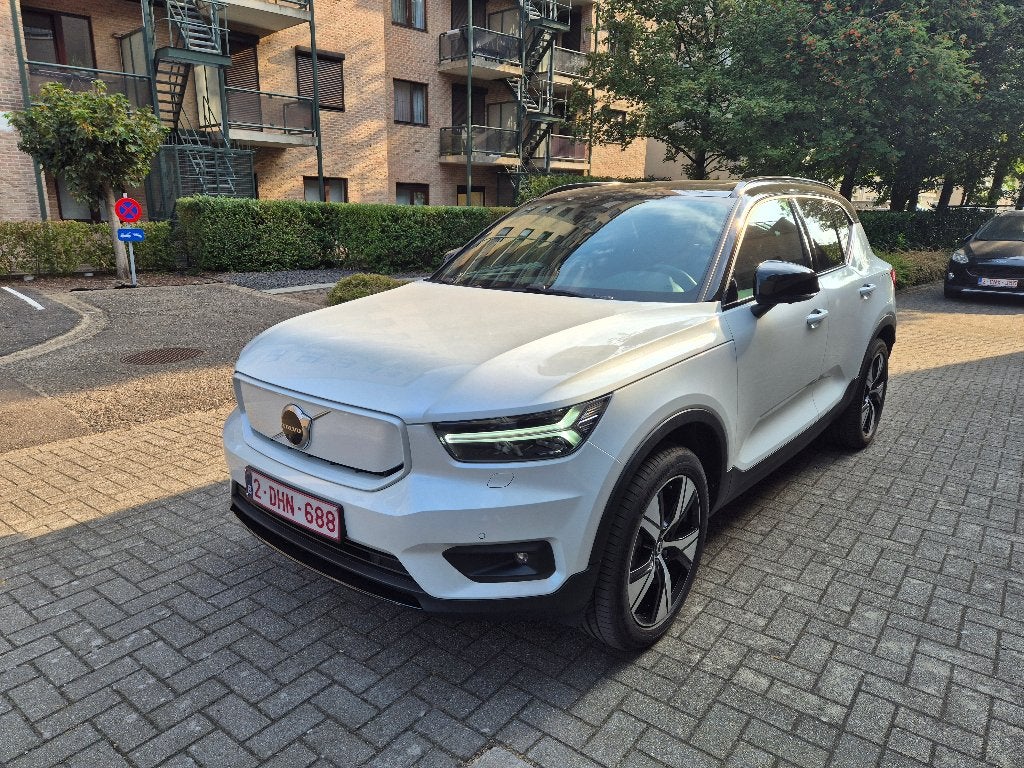 VOLVO XC40 full electric 4x4 Recharge in nieuwstaat, Auto's, Wit, Leder, 5 zetels, Vierwielaandrijving
