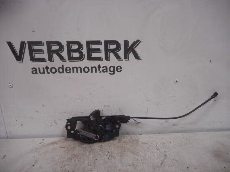 MOTORKAP SLOT Ford Focus (01-1970/-) (bm5a16700bg), Enlèvement ou Envoi, Henry-Ford-Straße 1 50735 Köln, DE, Ford-Werke GmbH, Kunden@ford.com