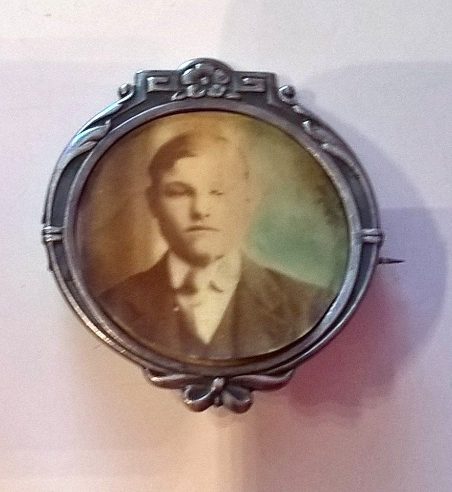 Te koop: Mooie antieke zilveren medaillonbroche voor foto., Antiek en Kunst, Ophalen
