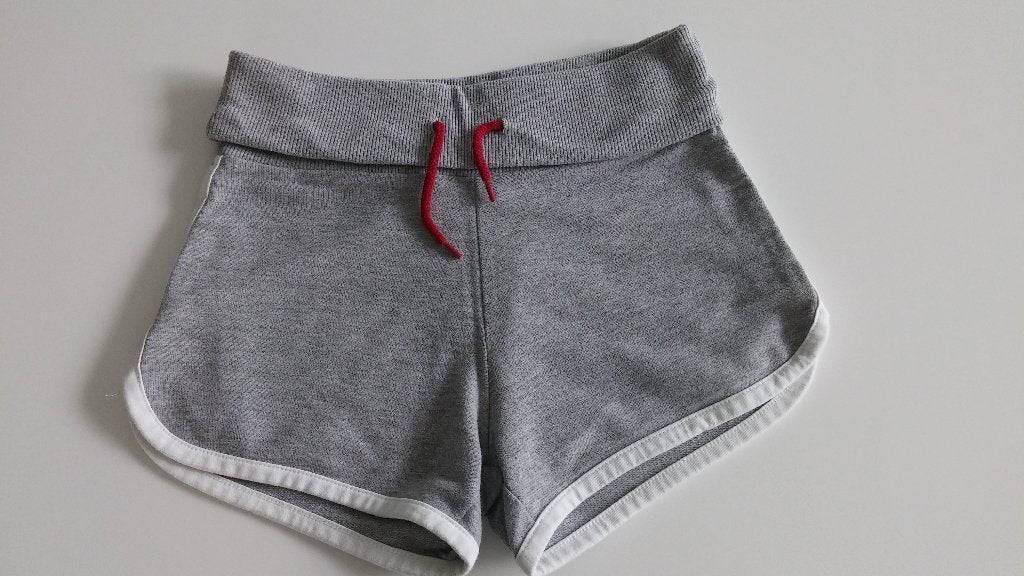 Short de sport gris de la marque H&M, taille S, Vêtements | Femmes, H&M, Gris, Enlèvement ou Envoi, Taille 36 (S)