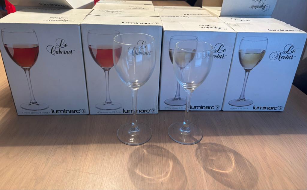 32 Nieuwe witte en rode wijnglazen Luminarc, Ophalen of Verzenden