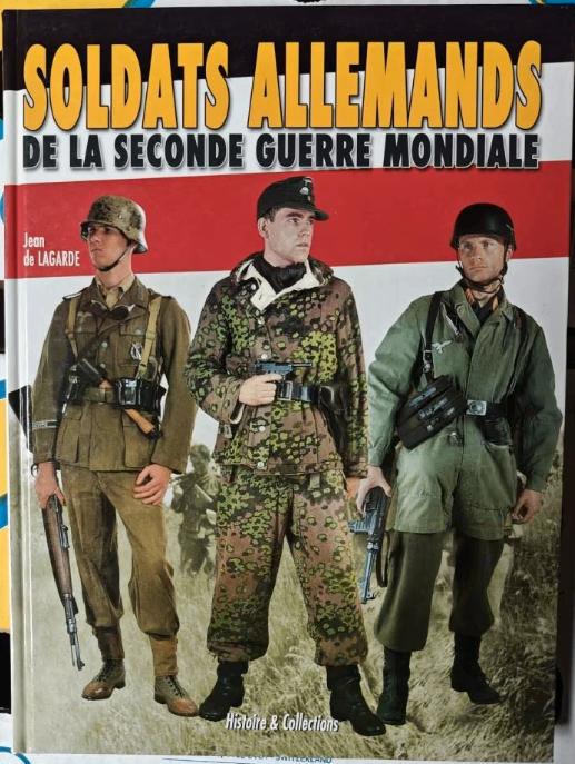Boek: The British soldier en The German soldier, Ophalen of Verzenden, Zo goed als nieuw