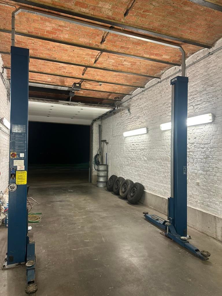 Nussbaum 2-koloms hefbrug 3000kg – Bouwjaar 2011 –, Ophalen