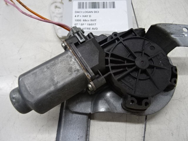 MOTEUR LEVE VITRE ELECTRIQUE AVANT DROIT Logan MCV (KS), Utilisé, Droite, Dacia