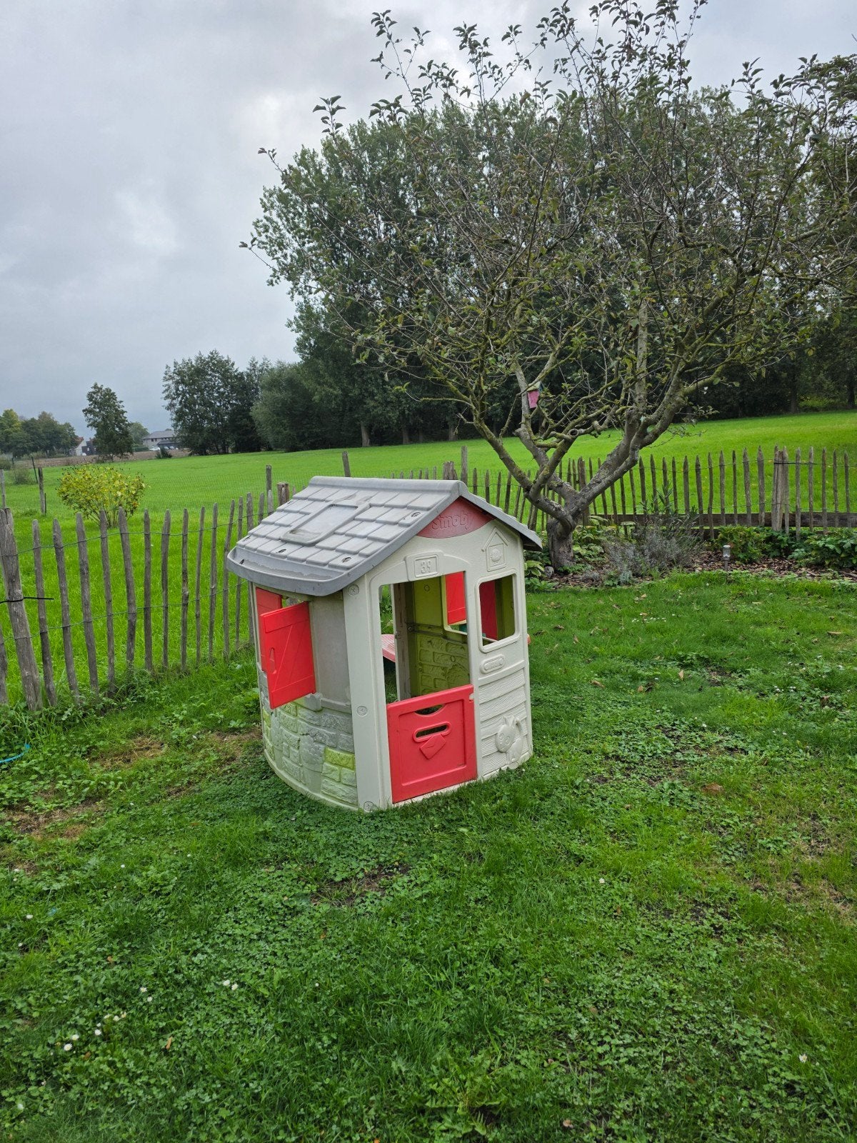 Speelhuisje Smoby en zitbank, Ophalen, Gebruikt, Kunststof