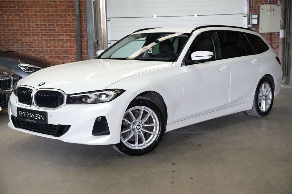 BMW 318 iA Automaat Benzine Facelift Garantie, Autos, BMW, Achat, Euro 6, Noir, 5 portes