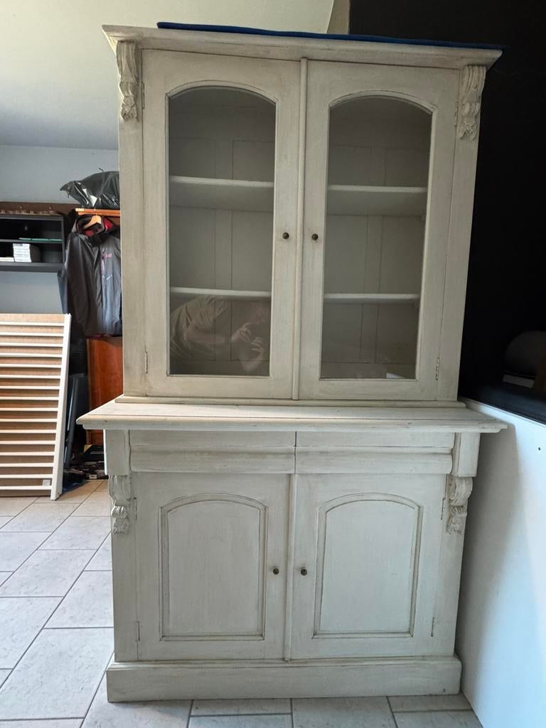 Vitrinekast (Franse stijl), Huis en Inrichting, Kasten | Buffetkasten, Zo goed als nieuw, Ophalen