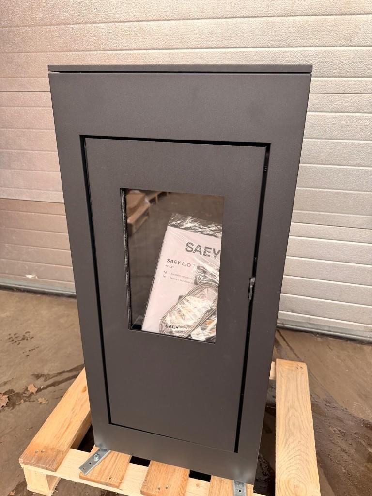 SHOWROOM MODEL SAEY LIO 7 KW PELLETKACHELS, Huis en Inrichting, Ophalen, Overige brandstoffen, Nieuw, Pelletkachel