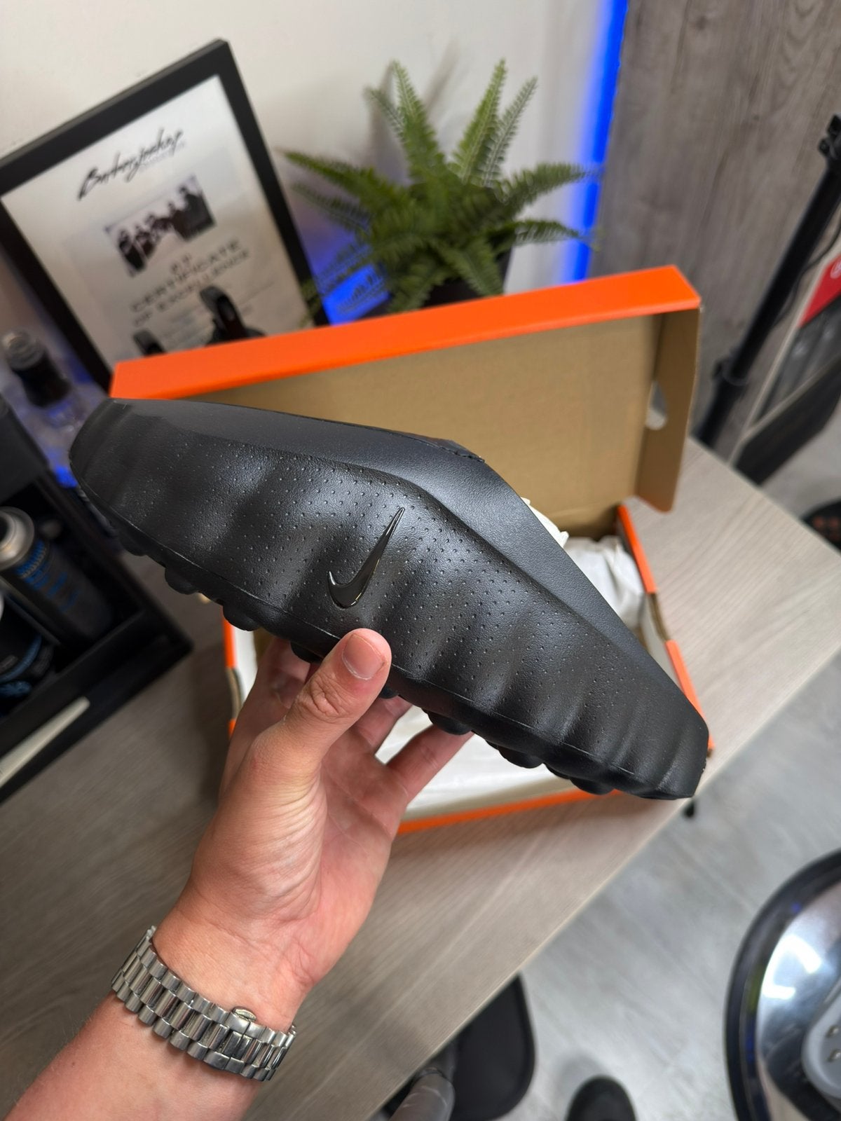 Nike mind 001 triple black size 42,5, Kleding | Heren, Schoenen, Slippers, Zwart, Nieuw, Ophalen of Verzenden