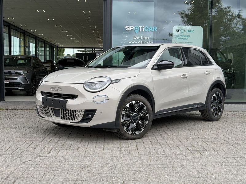 Fiat 600 La Prima 1.2 Hybrid 110pk *Navi*CarPlay*Camera*, Auto's, USB, Gebruikt, 1199 cc, 5 zetels