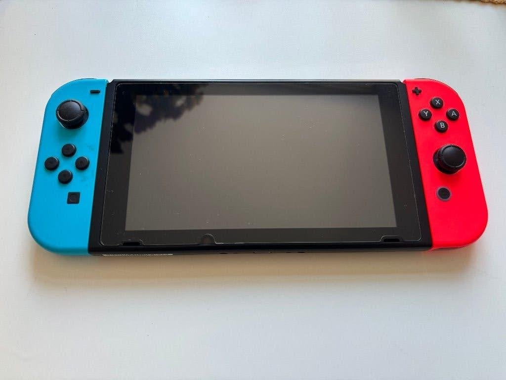 Nintendo Switch complète avec 3 jeux + accessoires, Games en Spelcomputers, Ophalen, Met games, Met 2 controllers, Zo goed als nieuw