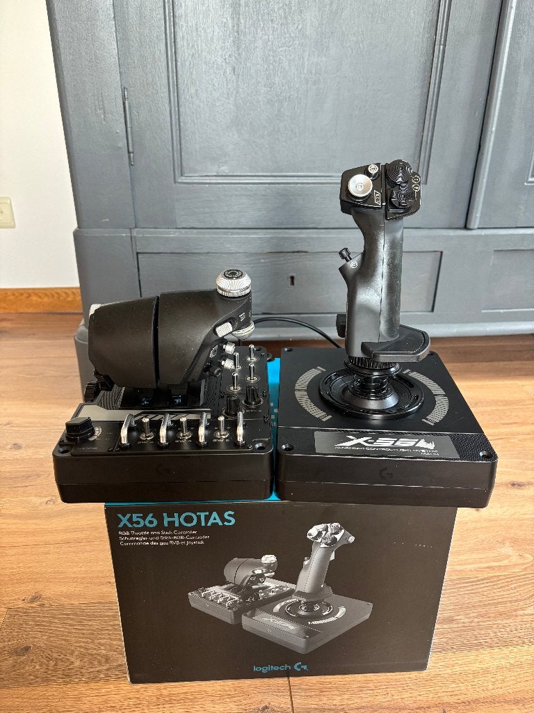 Logitech GX56 flight controls, Computers en Software, Joysticks, Ophalen of Verzenden, Zo goed als nieuw, Logitech
