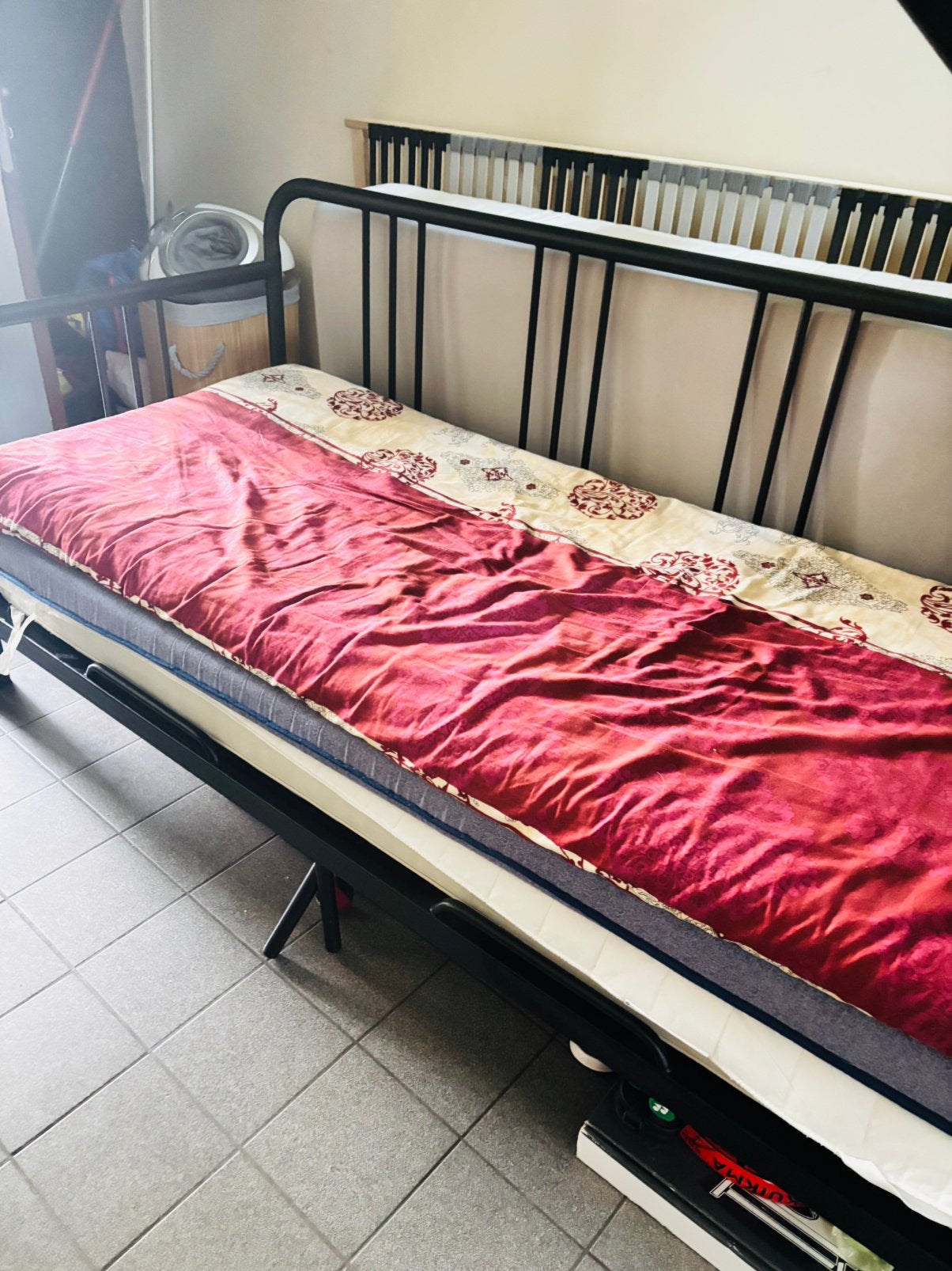 Bed, Huis en Inrichting, Slaapkamer | Bedden, Ophalen, Gebruikt, 90 cm, Zwart