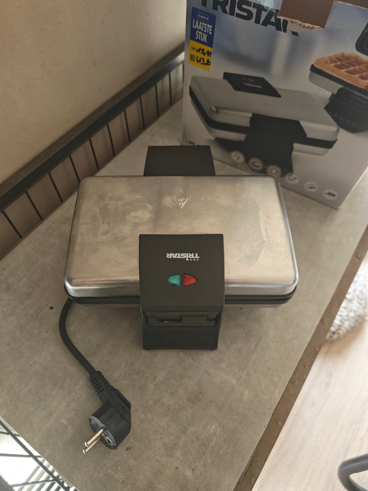 Tristar WF-2141 Wafelijzer (1000W), Ophalen